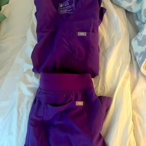 Figs Scrubs purple xs